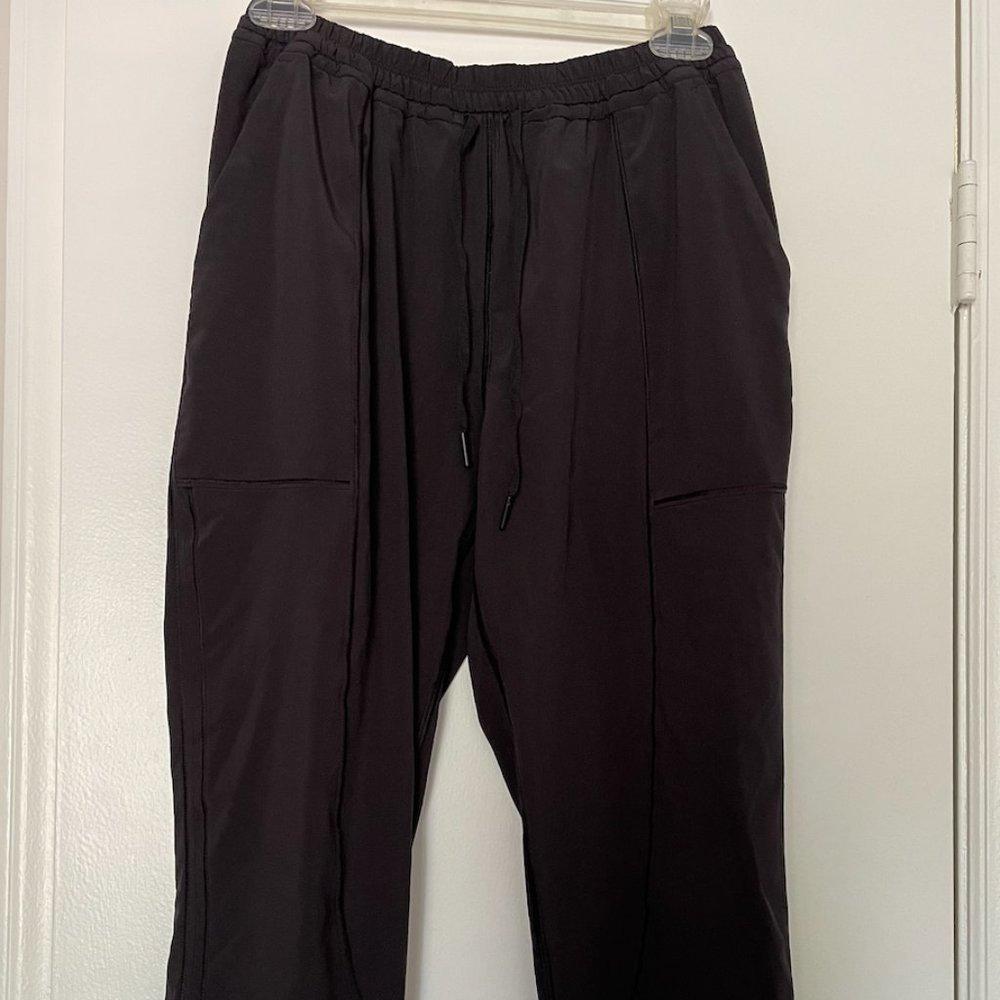 lululemon cropped jogger size 6